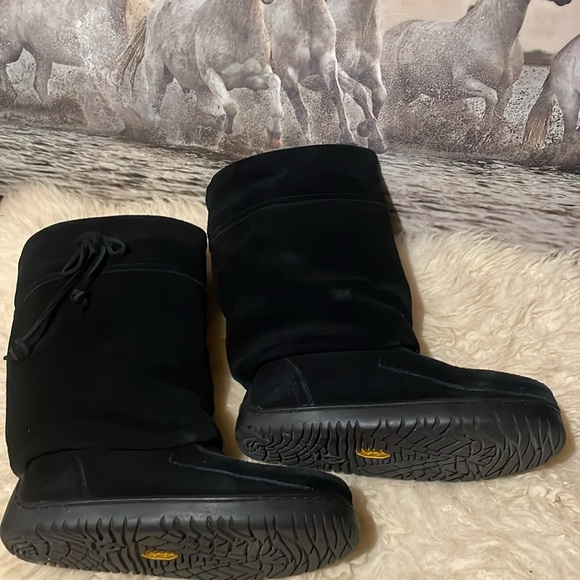 Manitoba mukluks leather shearling lined boots - Picture 3 of 9